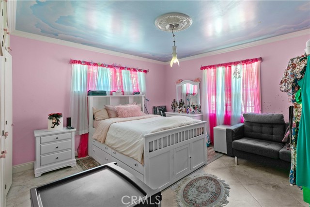 Detail Gallery Image 27 of 38 For 2741 E Glenoaks Bld, Glendale,  CA 91206 - 3 Beds | 2 Baths