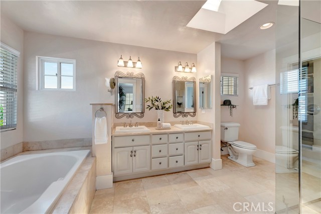 218 Covina Avenue, Long Beach CA: https://media.crmls.org/medias/e43d8d58-18a2-4d48-80b4-d8da3e411bb2.jpg