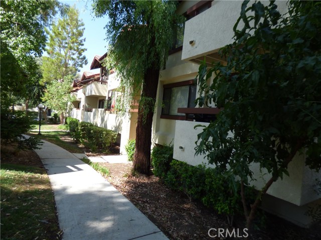 Detail Gallery Image 1 of 10 For 18125 American Beauty Dr #165,  Canyon Country,  CA 91387 - 3 Beds | 2 Baths