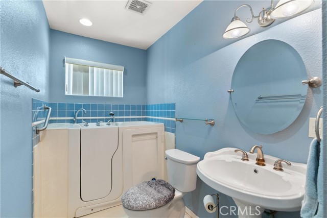 Detail Gallery Image 22 of 33 For 18361 Delaware St, Huntington Beach,  CA 92648 - 4 Beds | 2 Baths