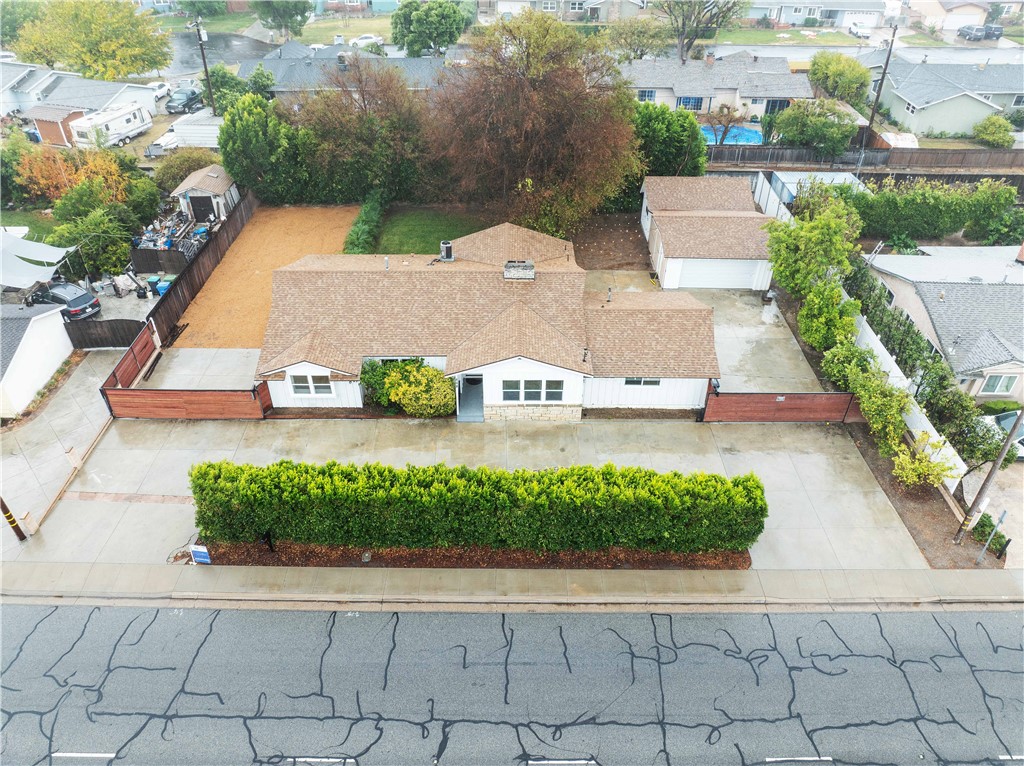 Detail Gallery Image 1 of 44 For 868 Royal Ave, Simi Valley,  CA 93065 - 3 Beds | 2 Baths