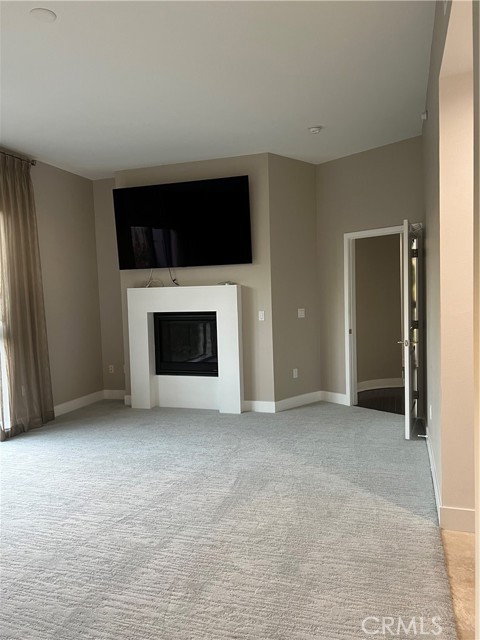 402 Rockefeller, Irvine CA: https://media.crmls.org/medias/e43efe0b-7499-462e-a268-306a5a1a7627.jpg