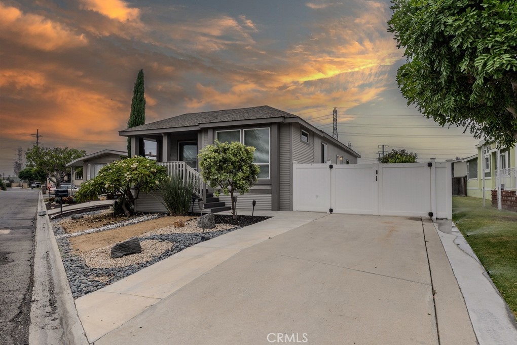 3595 Santa Fe Avenue #278