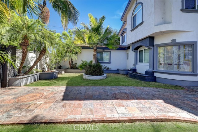 Detail Gallery Image 5 of 75 For 4531 N Country Club Ln, Long Beach,  CA 90807 - 5 Beds | 4/1 Baths