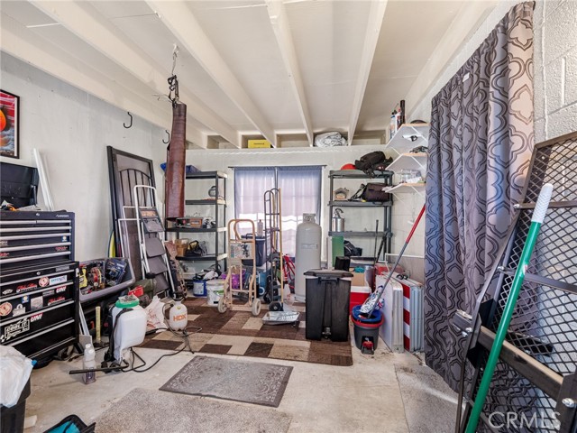 Detail Gallery Image 9 of 32 For 17382 Neptune, Victorville,  CA 92394 - 3 Beds | 1 Baths