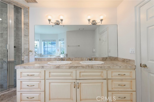 Detail Gallery Image 14 of 27 For 4932 Petit Ave, Encino,  CA 91436 - 3 Beds | 2 Baths