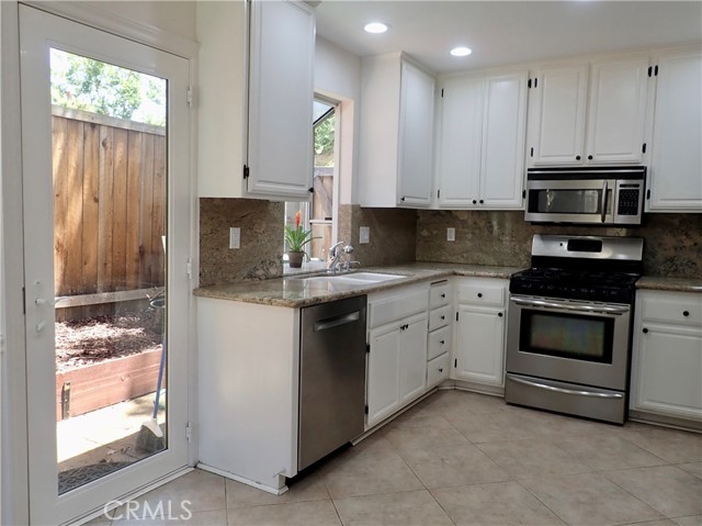 4355 Oak Glen Street, Calabasas CA: https://media.crmls.org/medias/e4428009-b246-4f27-903d-ad5c6efa3ece.jpg