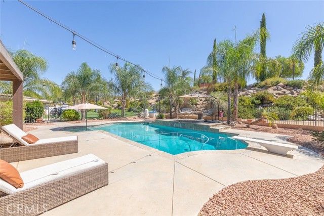 18265 Fort Lauder Lane, Perris CA: https://media.crmls.org/medias/e442f8d2-eb3f-499f-a0dc-816c2f0e9835.jpg