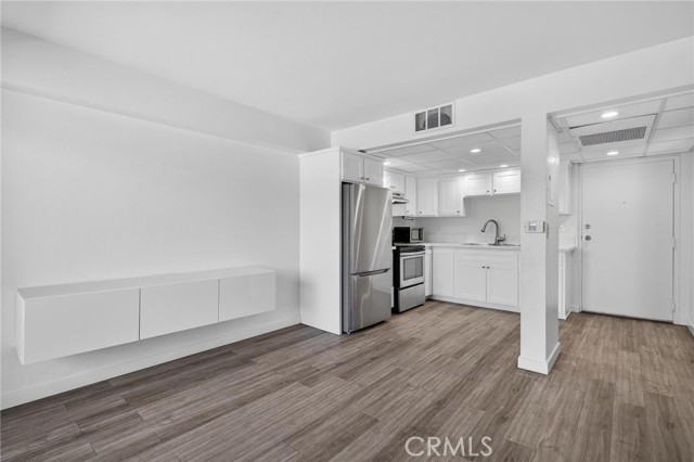 Detail Gallery Image 1 of 20 For 1450 Locust Avenue #301,  Long Beach,  CA 90813 - 1 Beds | 1 Baths