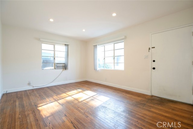 Detail Gallery Image 3 of 17 For 347 W Dryden St #B,  Glendale,  CA 91202 - 1 Beds | 1 Baths