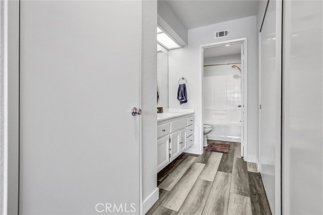 517 Orilla Walk, Oxnard CA: https://media.crmls.org/medias/e443b56d-6231-4def-bf42-f12dc72c1650.jpg