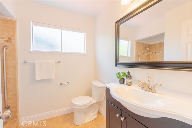 Detail Gallery Image 20 of 25 For 19945 Labrador St, Chatsworth,  CA 91311 - 5 Beds | 4 Baths