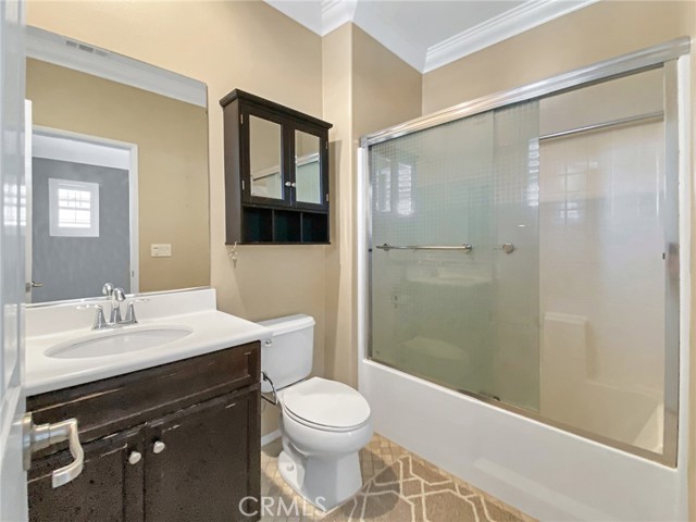 3318 Ridge Park Court, Long Beach CA: https://media.crmls.org/medias/e4452e19-1944-45e3-924d-02e0f059cb75.jpg