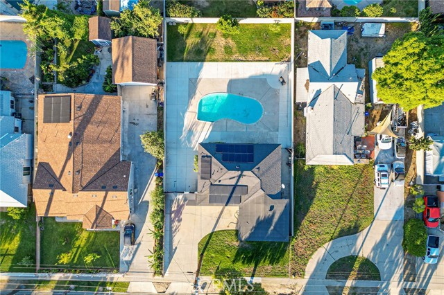 9646 Palmetto Avenue, Fontana CA: https://media.crmls.org/medias/e4454b0a-4898-4d29-a440-f0b9c9545654.jpg