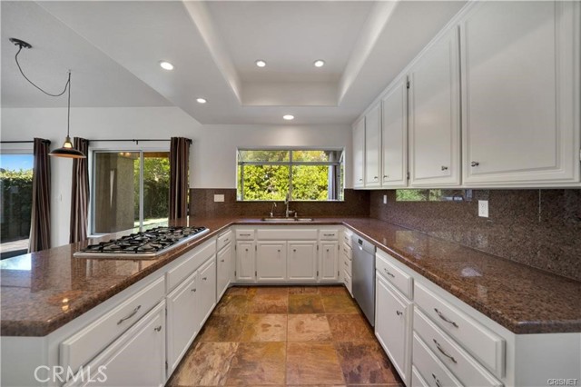 3955 Poppyseed Place, Calabasas CA: https://media.crmls.org/medias/e445d815-a8cc-40fa-afa8-15797cca215b.jpg