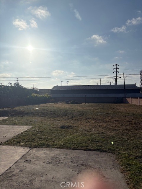 https://media.crmls.org/medias/e4467065-437d-43ae-bf46-bd7dc6f66a58.jpg?preset=X-Large
