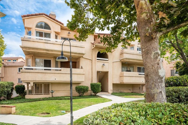 Detail Gallery Image 2 of 26 For 19834 Sandpiper Pl #64,  Newhall,  CA 91321 - 3 Beds | 2 Baths