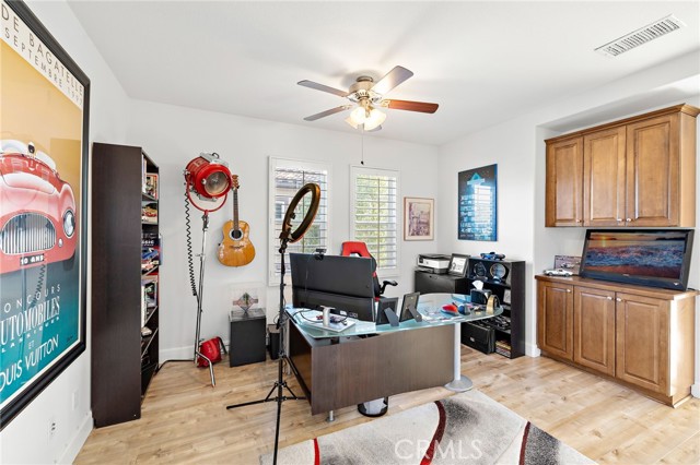 9 Durham Court, Laguna Niguel CA: https://media.crmls.org/medias/e446e5c6-64e5-4e79-9e8b-da576afa15df.jpg