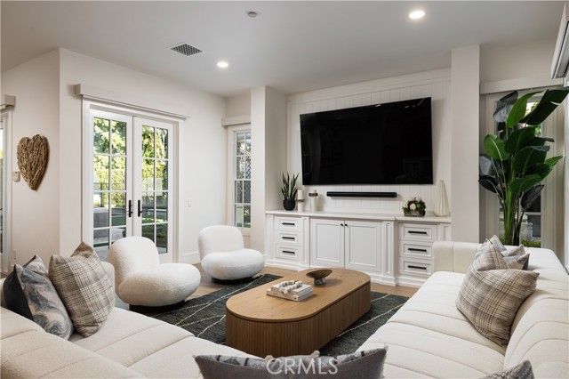 Detail Gallery Image 27 of 72 For 8 Gleneagles Dr, Newport Beach,  CA 92660 - 5 Beds | 5/1 Baths