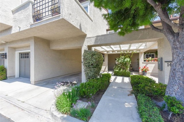 Detail Gallery Image 2 of 34 For 143 Stanford Ct #36,  Irvine,  CA 92612 - 2 Beds | 2/1 Baths