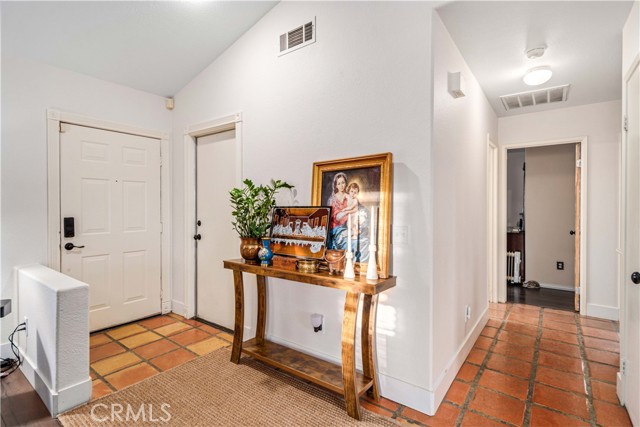 Detail Gallery Image 5 of 45 For 3340 Brabham Ave, Rosamond,  CA 93560 - 4 Beds | 3 Baths