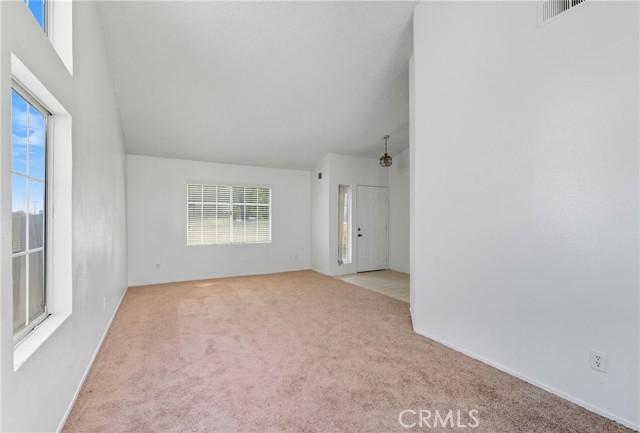 14698 King Canyon Road, Victorville CA: https://media.crmls.org/medias/e4491484-781e-4f20-89a1-dede9953431f.jpg
