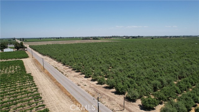 1492 W Sumner Avenue, Fresno CA: https://media.crmls.org/medias/e449b9fb-272b-44d8-ab99-b7d497d049d5.jpg