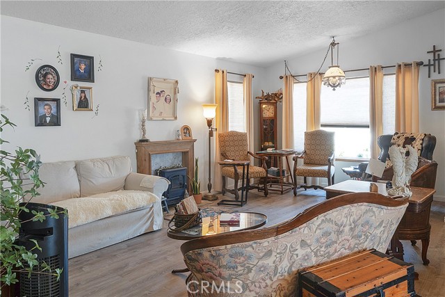 Detail Gallery Image 6 of 21 For 26848 Corona Dr, Helendale,  CA 92342 - 3 Beds | 2 Baths