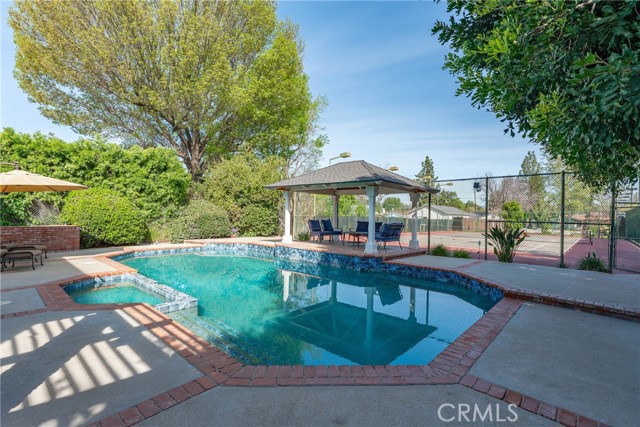 Detail Gallery Image 28 of 42 For 22963 Collins St, Woodland Hills,  CA 91367 - 5 Beds | 3 Baths