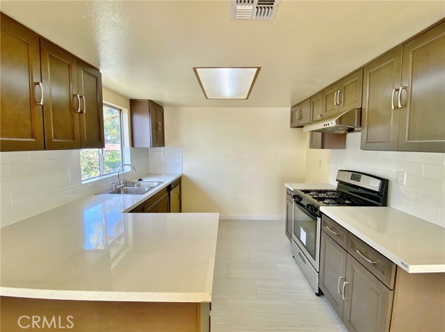 Detail Gallery Image 9 of 21 For 145 S California St #E,  San Gabriel,  CA 91776 - 2 Beds | 2 Baths