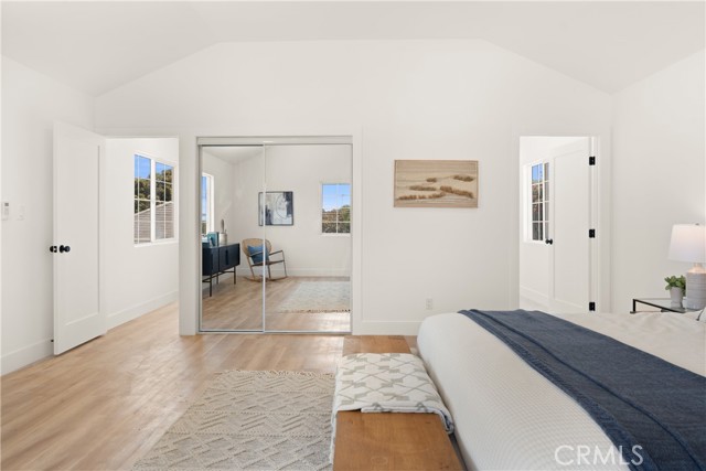 5732 Hillcrest Drive, Los Angeles CA: https://media.crmls.org/medias/e44a75f8-15a0-4158-9bc7-f6064bba0799.jpg