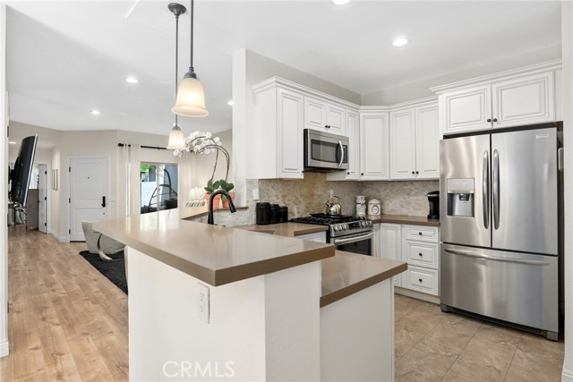 Detail Gallery Image 11 of 33 For 655 via Colinas, Thousand Oaks,  CA 91362 - 2 Beds | 2 Baths