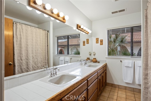 Detail Gallery Image 33 of 44 For 792 Rebecca Ct, Chico,  CA 95973 - 4 Beds | 2/2 Baths