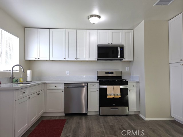 866 Random Lane, Duarte CA: https://media.crmls.org/medias/e44ea5ff-407a-4f08-8f35-dc4c6480bbf7.jpg