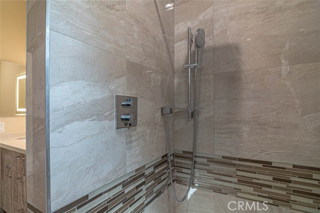 Detail Gallery Image 25 of 31 For 18750 Collins St, Tarzana,  CA 91356 - 7 Beds | 6 Baths