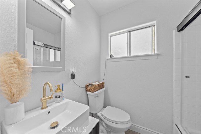 1571 E Olive Street, Ontario CA: https://media.crmls.org/medias/e44f4039-64a9-470d-8916-e67be76e66ca.jpg