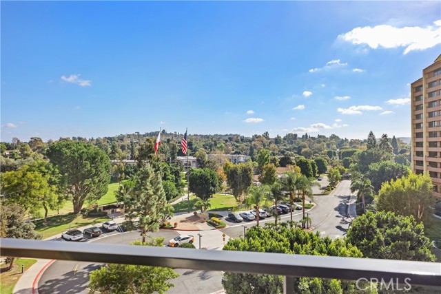 Detail Gallery Image 27 of 61 For 24055 Paseo Del Lago #602,  Laguna Woods,  CA 92637 - 2 Beds | 2 Baths