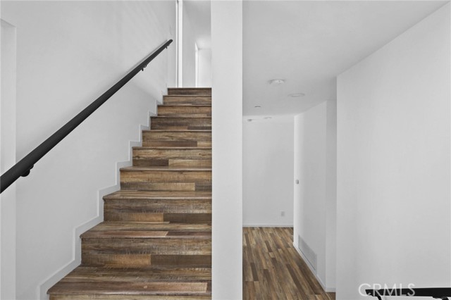 Detail Gallery Image 12 of 17 For 4136 1/4 Normal Ave #1/4,  Los Angeles,  CA 90029 - 2 Beds | 2 Baths