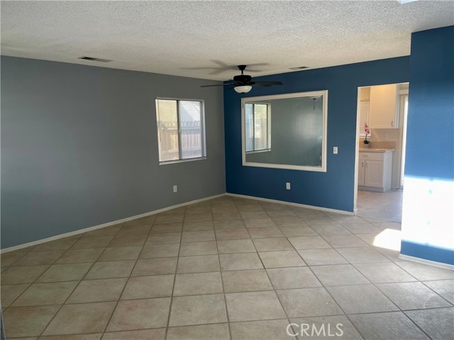 Detail Gallery Image 19 of 28 For 10850 Almond St, Adelanto,  CA 92301 - 3 Beds | 2/1 Baths