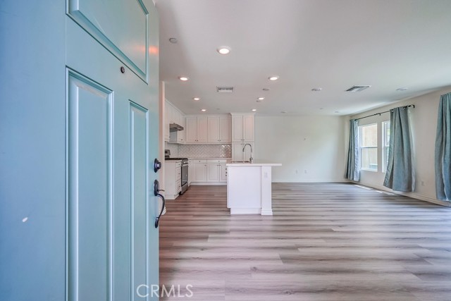 Detail Gallery Image 3 of 33 For 7155 Citrus Ave #376,  Fontana,  CA 92336 - 3 Beds | 2/1 Baths
