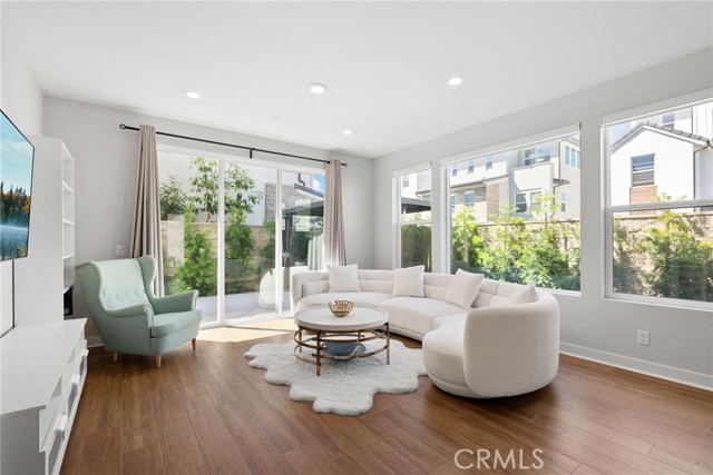 Detail Gallery Image 9 of 54 For 200 Newton, Lake Forest,  CA 92630 - 5 Beds | 4 Baths