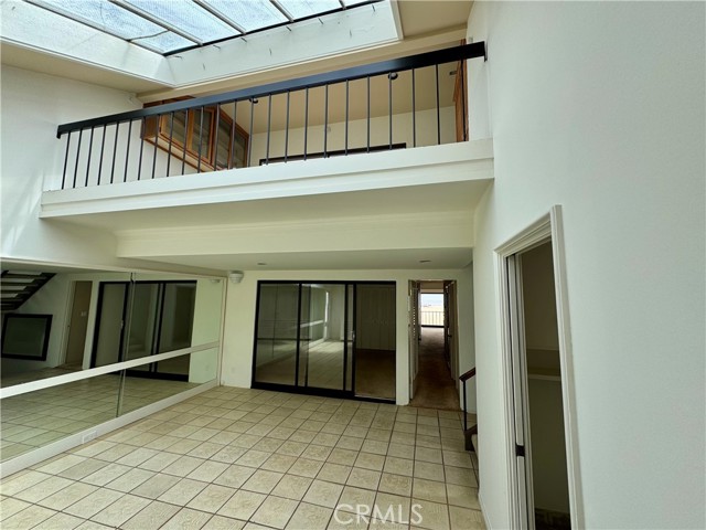 1510 W Oceanfront, Newport Beach CA: https://media.crmls.org/medias/e452cee6-254e-4ddf-9960-92d9de41d42e.jpg