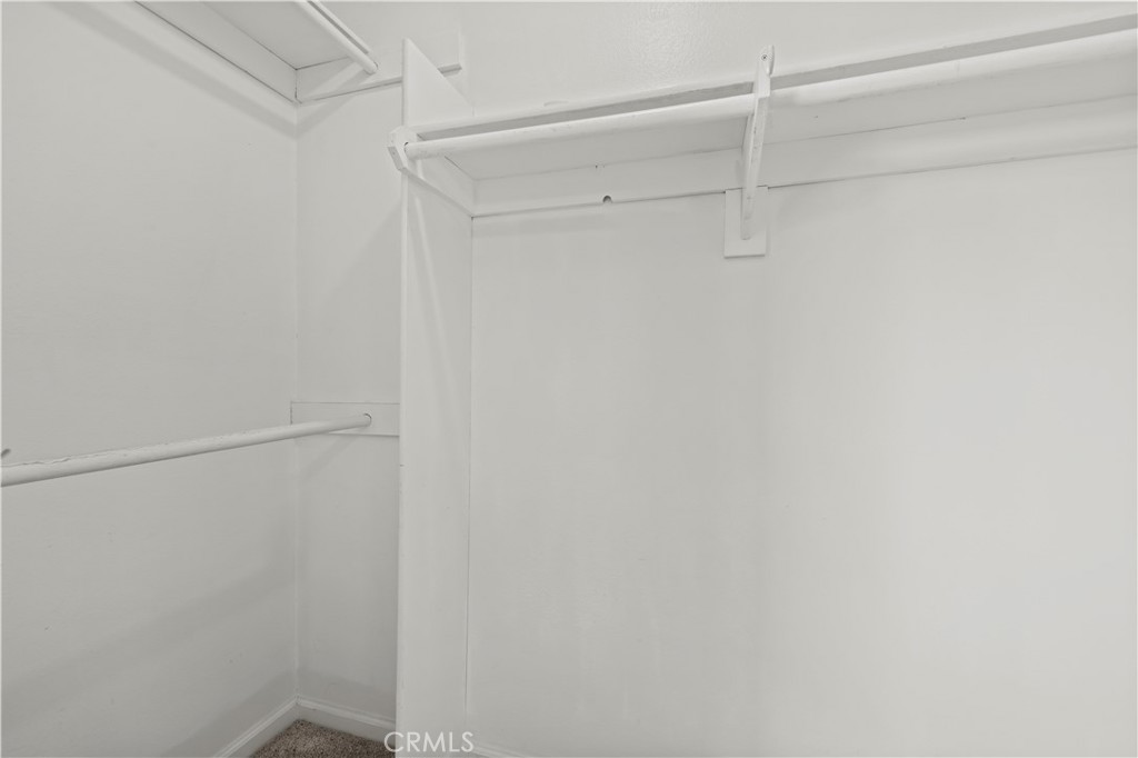 https://media.crmls.org/medias/e45399b4-e5c7-4691-aa9c-c028096c3a94.jpg?preset=X-Large