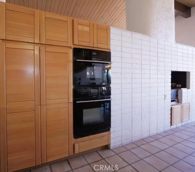 Kitchen with Built-in Appliances