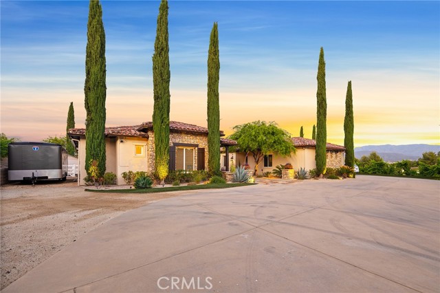33260 Susan Grace Court, Temecula CA: https://media.crmls.org/medias/e4560383-acab-4398-a599-8812cd1f9a6f.jpg