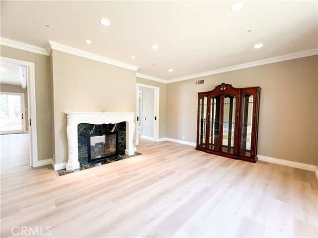 270 W Lemon Avenue, Arcadia CA: https://media.crmls.org/medias/e456910a-8775-4310-80b0-71851dd8b211.jpg