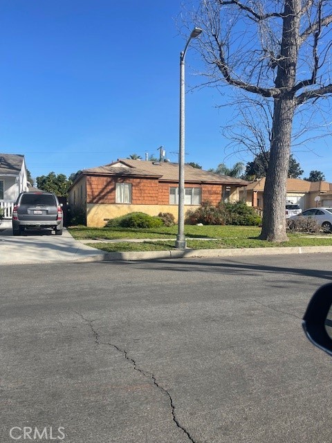 17637 Kittridge photo 2
