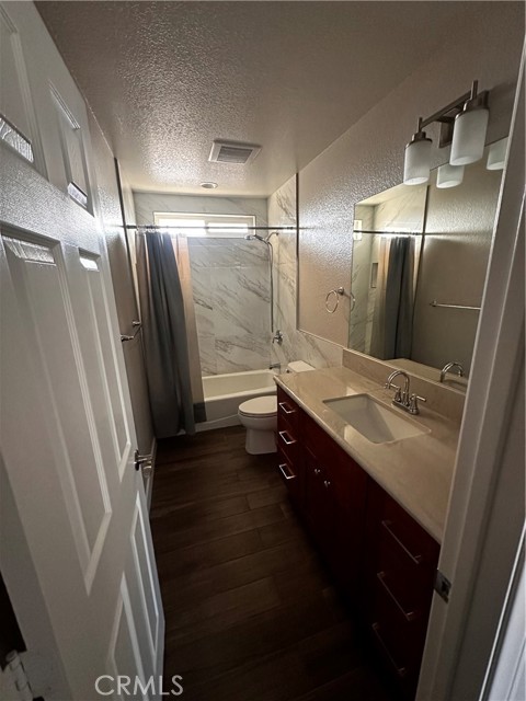 Detail Gallery Image 7 of 11 For 13549 Niabi Rd #D,  Apple Valley,  CA 92308 - 2 Beds | 1 Baths