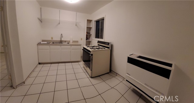 Detail Gallery Image 3 of 7 For 10519 Nopalito St, Ventura,  CA 93304 - 1 Beds | 1 Baths