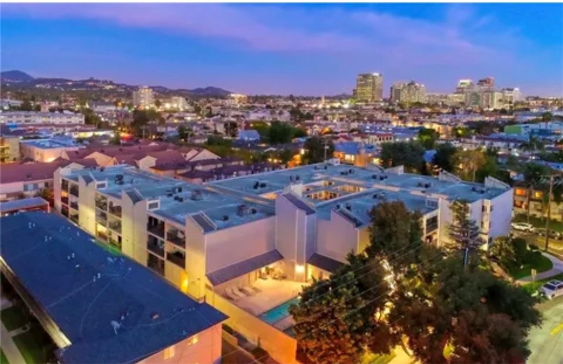 Detail Gallery Image 1 of 1 For 1236 N Columbus Ave #4,  Glendale,  CA 91202 - 2 Beds | 2 Baths